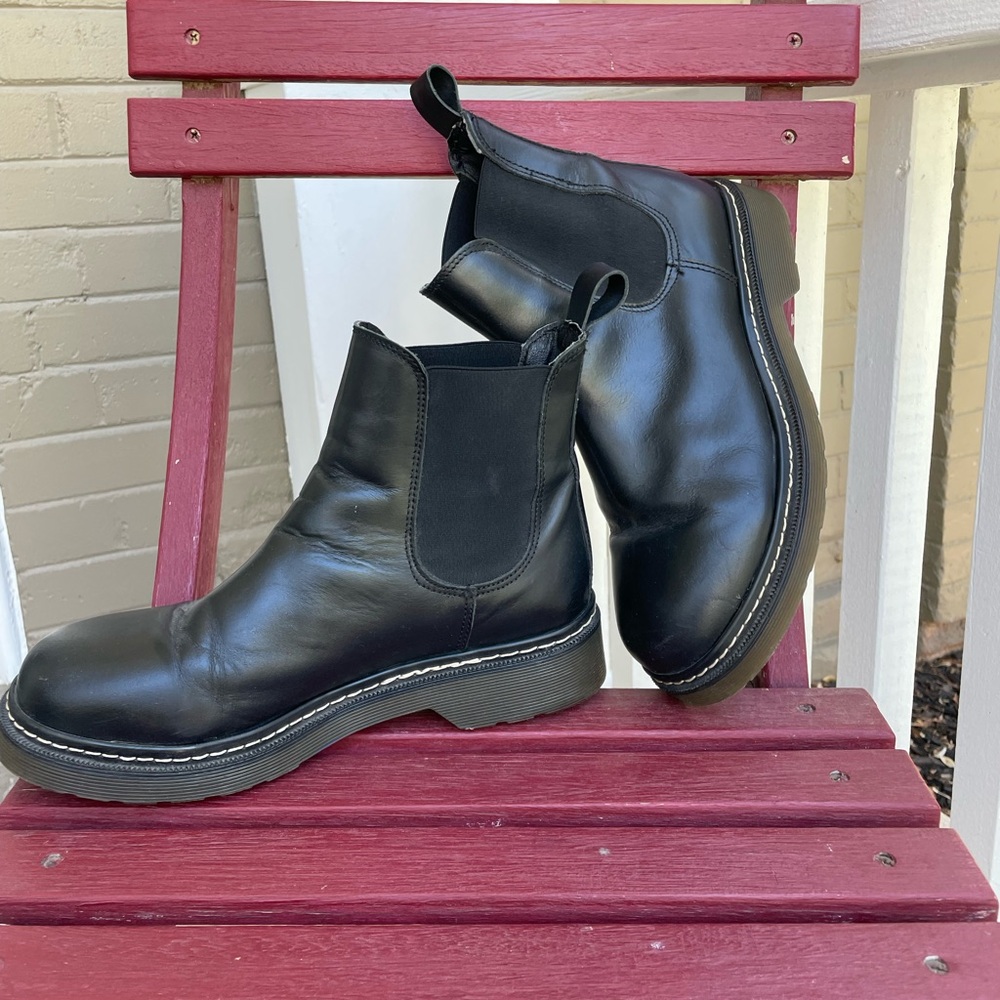 💜 Leather Chelsea Boots 💜